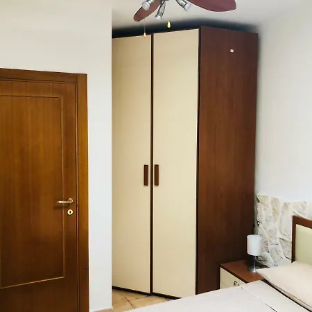 C.b.guesthouse